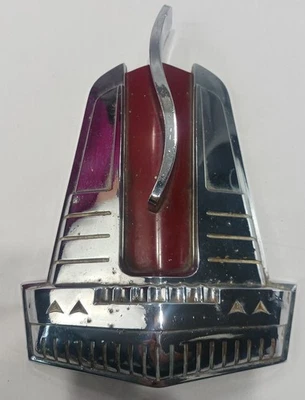OEM 1947 Studebaker Champion Hood Emblem / Ornament - Image 1 of 2