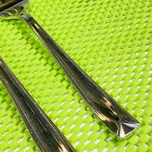 Oneida Satinado Lincoln 1 tenedor para ensaladas 7"" y 1 tenedor para cena 7 7/8"" acero inoxidable - Imagen 1 de 7
