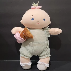 Baby Gund Puppe mit Teddybär Plüsch blonde Haare grün Strampler Outfit 9 Zoll Plüsch - Bild 1 von 12