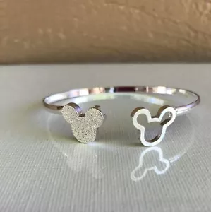 Brazalete de pulsera enchapado en plata inspirado en Mickey Mouse - Imagen 1 de 3