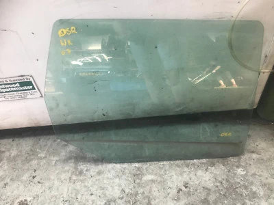 JEEP GRAND CHEROKEE OVERLAND WK 2005-10 DERECHA CONDUCTORES FUERA DE VIDRIO DE LA PUERTA TRASERA LATERAL Foto 1 de 3