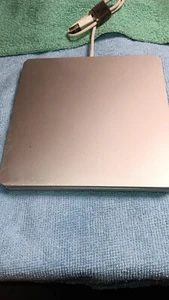 Apple A1379 USB SuperDrive CD DVD Player External Drive ‎MD564LL/A - Picture 1 of 3