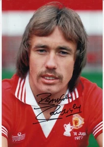 Football - Sammy McIlroy- Hand Signed 12x8 Photograph -Manchester United - COA - Picture 1 of 1