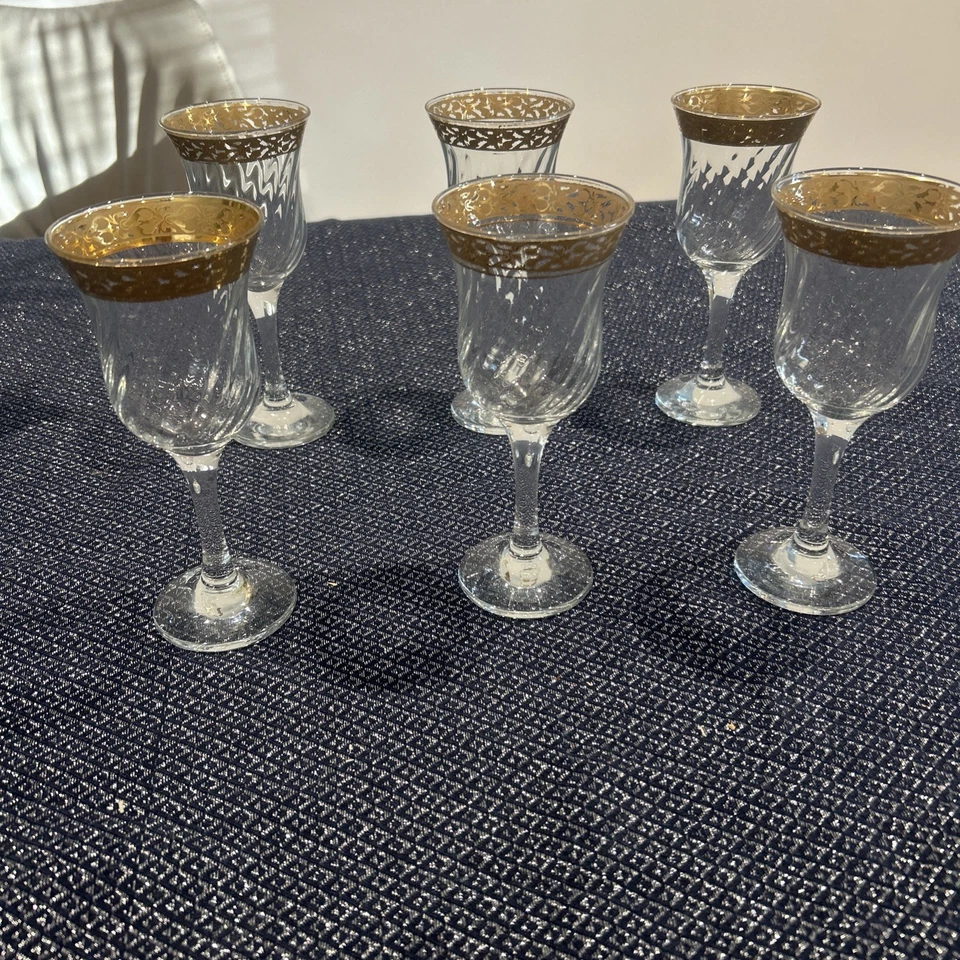 Murano Gold Edge Wine Glasses Set of 6 - Image 1 of 4