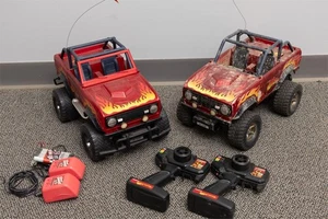 Vintage RC Classic Bronco 1/10 Scale Radio Shack Mangler tested with a spare set - Picture 1 of 7