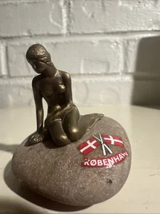 "Estatuilla de sirena mujer Dinamarca Copenhague Europa arte estatua decoración en roca 2,25""" - Imagen 1 de 7