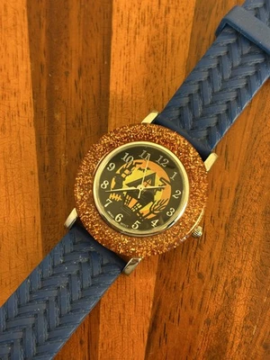 万圣节手表女式鬼屋表盘橙色表圈 36 毫米全新电池 — 第 1/4 张图片