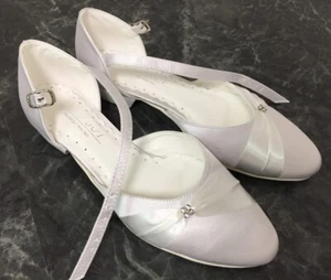Schuhe Hochzeit Brautschuhe Pumps - weiß, flach, Gr. 37 Riemchen *ungetragen* - Bild 1 von 8