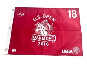 DUSTIN JOHNSON HAND SIGNED 2016 US OPEN WINNER FLAG MAJOR BECKETT BAS CERT #2 - Picture 1 of 2