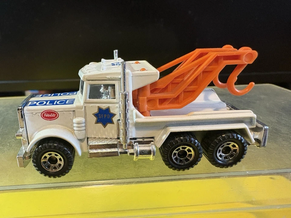 Спичечный коробок Peterbilt полицейский грузовик белый 1981 Макао б/у отличное состояние L-44C - Изображение 1 из 4