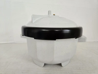 Nordic Ware Microwave Tender Cooker Pressure Cooker 2.5QT  FREE SHIPPING - Image 1 of 4