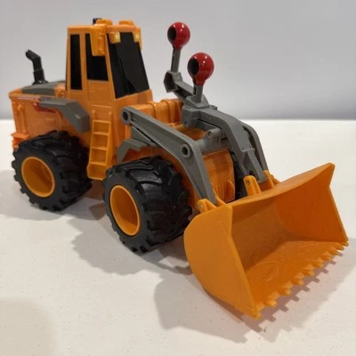 Matchbox MBX Construction Crew Front End Loader - Image 1 of 3