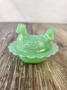 Jadeite Green Glass Hen on Nest Salt Cellar – Wide Ruffled Rim Basket Dish - Picture 1 of 7