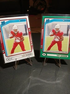 Lotto 2 carte Rookie Donruss Trey Benson 2024 verde parallelo - Foto 1 di 2