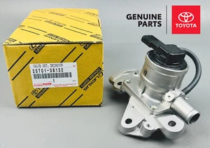 25701-38132 OEM GENUINE TOYOTA LAND CRUISER LEXUS GX LX VALVE ASSY AIR SWITCHING - Picture 1 of 11