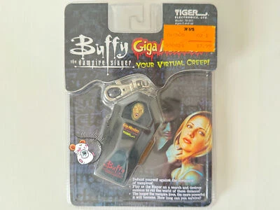 Giga Mascotas Monstruos Buffy La Cazadora de Vampiros Mascota Virtual Tamagotchi (Venta en EE. UU.) Foto 1 de 4