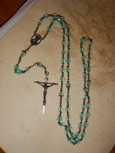 ROSARIO CATTOLICO -Vintage -Perline di cristallo azzurro ITALIA misura 22" - Foto 1 di 2