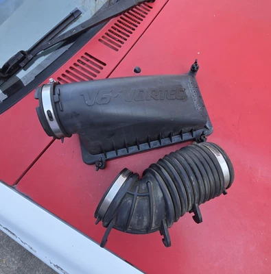 1996-2005 CHEVY S10 BLAZER GMC Jimmy VORTEC 4.3/V6 OEM Air Box Lid & Tube - Image 1 of 4