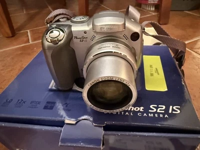 Canon PowerShot S2 IS 5.0MP Digital Camera - Silver Box Manuals CD Cables 1 GB - Image 1 of 4