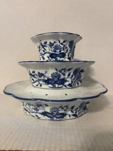 FORMALITÄTEN VON BAUM BROS. ZWIEBELMUSTER PORZELLAN 3-STUFIGE EPERGNE BLUMENFROSCH VASE - Bild 1 von 12