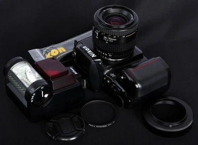 Nikon F-601 QD 35mm Film AF SLR + AF NIKKOR 35-70/3.3-4.5 Lens & SB-20 Flash Kit - Image 1 of 4