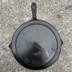 Padella vintage in ghisa Gatemark anello termico profondo e doppio beccuccio 10,5” incrinato - Foto 1 di 7