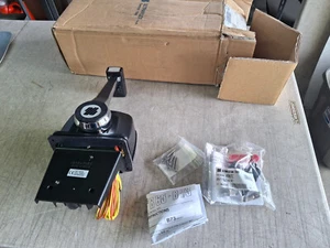 ULTRAFLEX B77 TOP MOUNT SINGLE LEVER CONTROL BOX W/TRIM CONTROL UNDER HANDLE - Picture 1 of 20