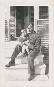 Snapshot Vintage Photo ID'd Man Girl Father Daughter WWII Canadian Soldier 1943 - Picture 1 of 6