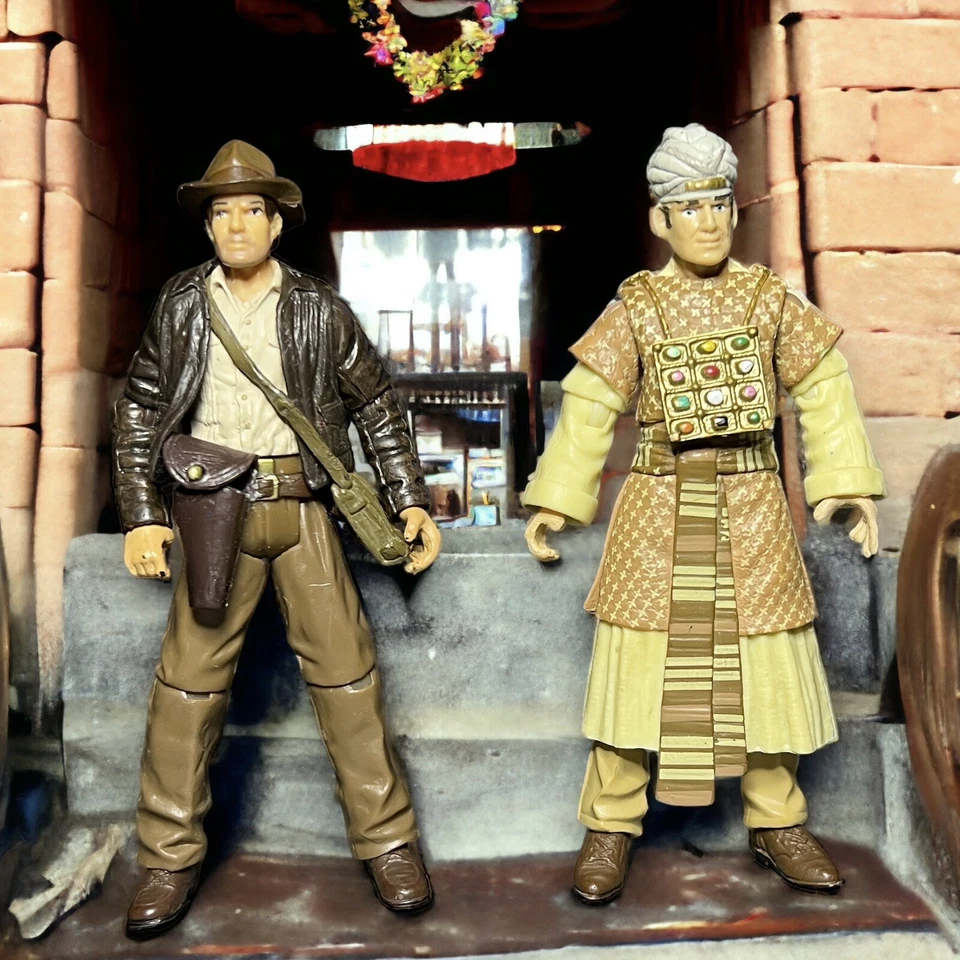 Indiana Jones Raiders Of The Lost Ark Indiana & Rene Belloq 3.75” Figures 2007 - Image 1 of 4