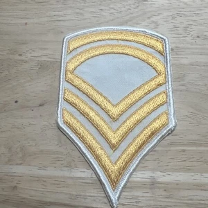 Sergente di Stato Maggiore US Army oro su bianco maschio ASU Chevron - Foto 1 di 6