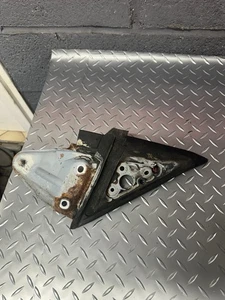 #70- 95-98 Nissan 240sx S14 OEM Passenger Side Mirror Mounting Bracket Triangle - Bild 1 von 9