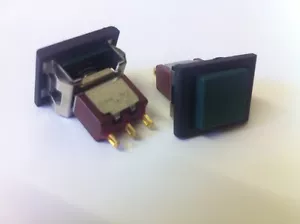 SQUARE GREEN CHANGEOVER MOMENTARY PUSH PANEL SWITCH BUTTON GOOD QUALITY blb138 - Picture 1 of 1