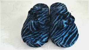 Pantofole in pelliccia sintetica donna LG/XL 8-10 di Blue Star Poms fondo tex - Foto 1 di 6