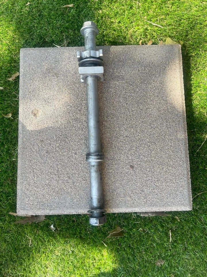 HONDA CBR 650 F RC74 2014 2015 2016 Rear wheel spindle axle mount bolt - Image 1 of 1