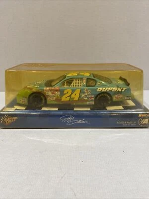 Coche fundido a presión Winners Circle #24 Jeff Gordon DuPont Bugs Bunny 1:24 Foto 1 de 4