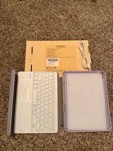 NEU Vopotek K106 iPad 10. Gen 10,9" Bluetooth Tastatur Hülle Englisch Lavendel - Bild 1 von 4