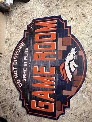 Letrero colgante de sala de juegos de los Denver Broncos nuevo PEQUEÑO NEGOCIO GATO DAMA🐈‍⬛🇺🇸🐈 Foto 1 de 4