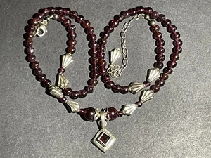Collar Granate Vintage Plata 925 con Etiqueta Estampada Caroline Pettit - Imagen 1 de 5