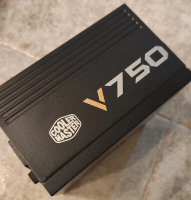 Alimentatore Cooler Master V750 Gold Plus 80 ATX Full Modular 750 W - Immagine 1 di 4