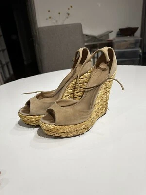 Gucci Beige Suede Raffia Wedge Peep Toe Ankle Strap Sandals Size 40 - Image 1 of 4