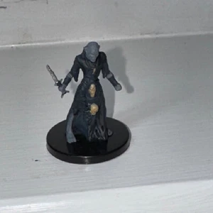 PATHFINDER D&D MINIATURES Rusty Dragon Inn GHOUL CULTIST #2 - Picture 1 of 1