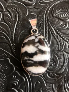 Artisan Southwest White Buffalo Turquoise Oval Pendant Shadow Bezel 1.5" - Picture 1 of 5