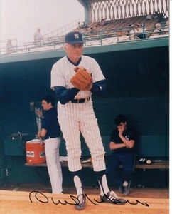 Phil Niekro #0 8x10 Signed Photo w/ COA New York Yankees - Picture 1 of 1