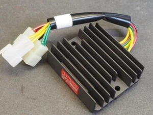 RECTIFIER ASSY HONDA GL1200 LTD- Goldwing 1986 31600-ML8-305 17680 - Picture 1 of 7