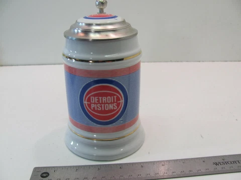 VINTAGE COLLECTIBLE STEIN WITH LID MUG NBA DETROIT PISTONS Cover