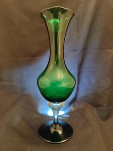 Vintage 1950's Green Glass Tall Fluted Bud Vase 9" 23cm Tall Excellent Condition - Picture 1 of 11