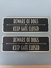 Panneaux de clôture "Beware of Dogs" (qty. 2), plaques en acier brossé, 150 mm de large