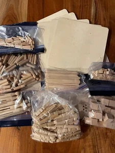Bastelholz Kinder Eisstiele Dübel Wäscheklammern Holzwürfel Balsaholzplatten - Bild 1 von 2