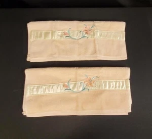 2 VINTAGE Embroidered Peach HAND TOWELS with Lily NEW WITH TAGS - Made in USA - Picture 1 of 5
