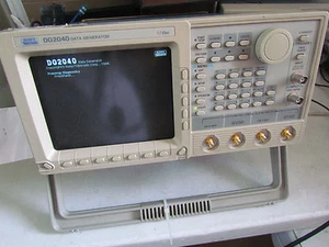 Generador de patrones de datos Tektronix DG2040 2 canales 1,1 GHz 256 kbit - Imagen 1 de 10